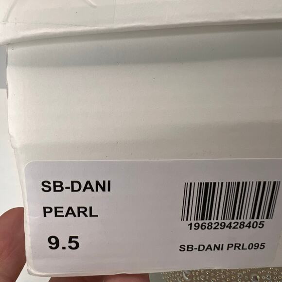 Betsey Johnson SB-Dani Block Heel Sandals Pearl White Women's 9.5M Tried On - Picture 11 of 12